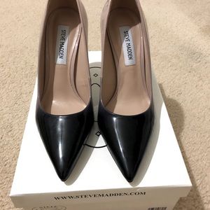 Steve Madden Two-Tone Pointed Toe Pump
